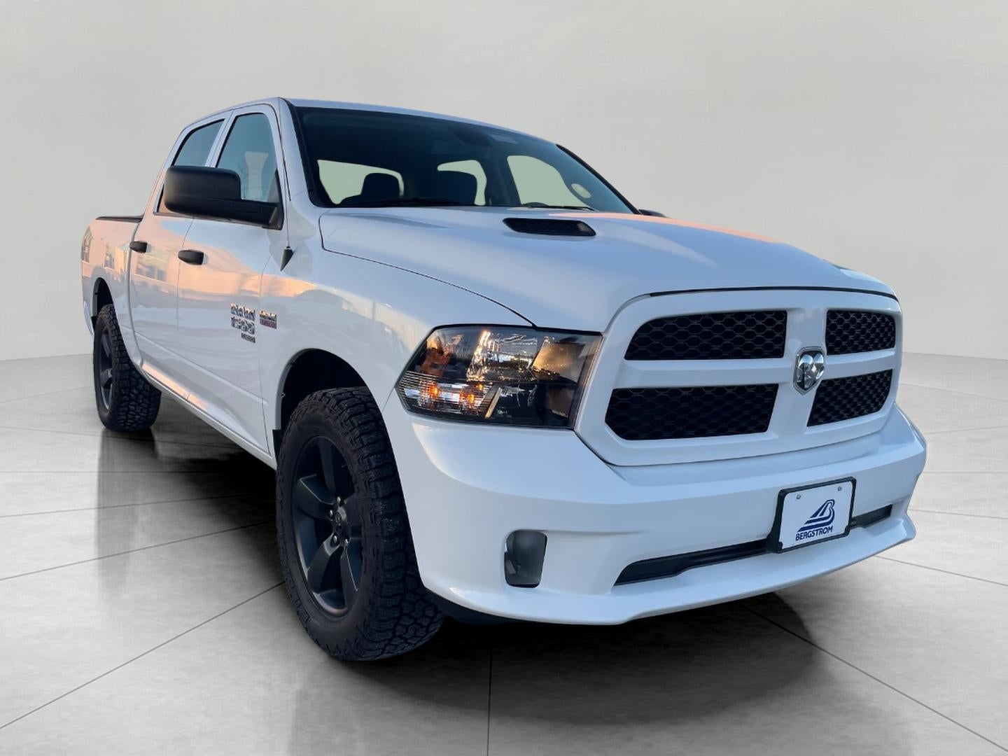 2022 RAM 1500 CLASSIC CREW CAB