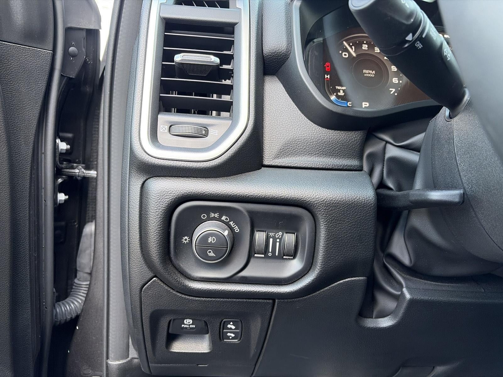 2025 RAM 1500 Big Horn 4x4 Crew Cab 5'7 Box