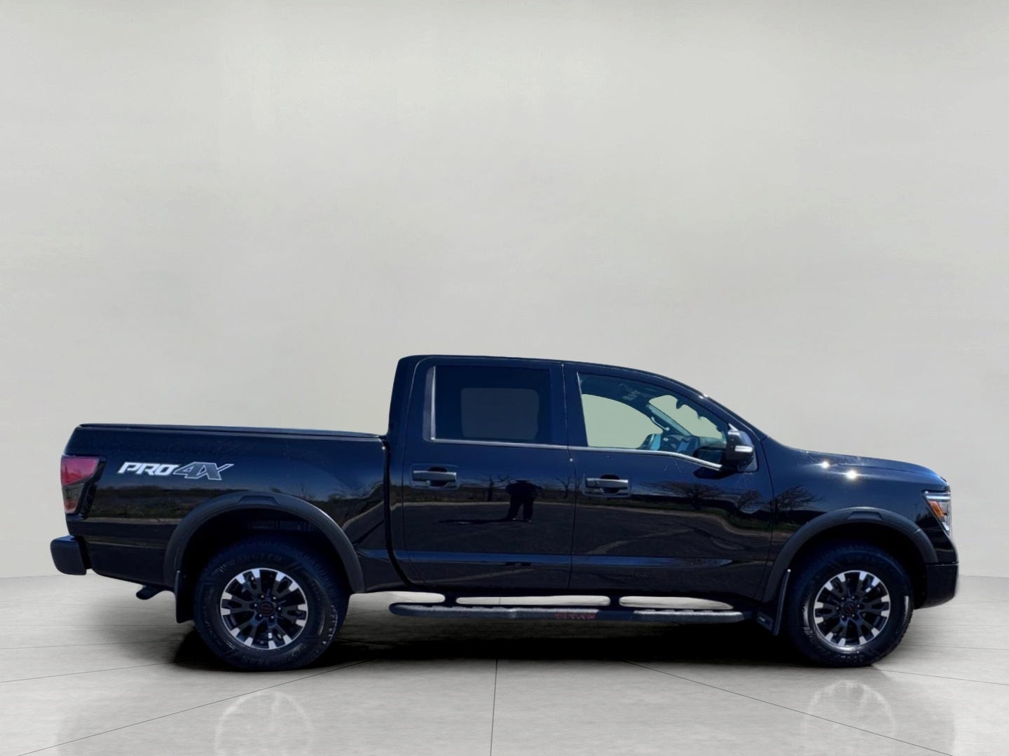 2023 Nissan Titan 4x4 Crew Cab PRO-4X