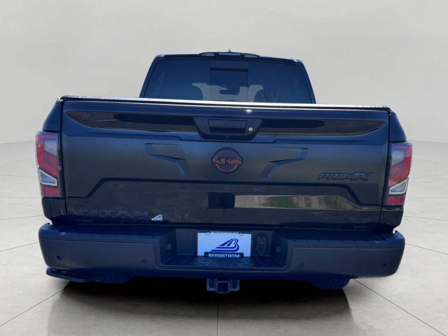 2023 Nissan TITAN CREW CAB