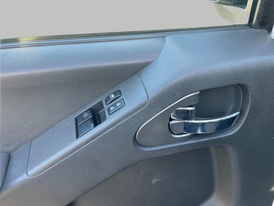 2016 Nissan Frontier 4WD King Cab Auto SV
