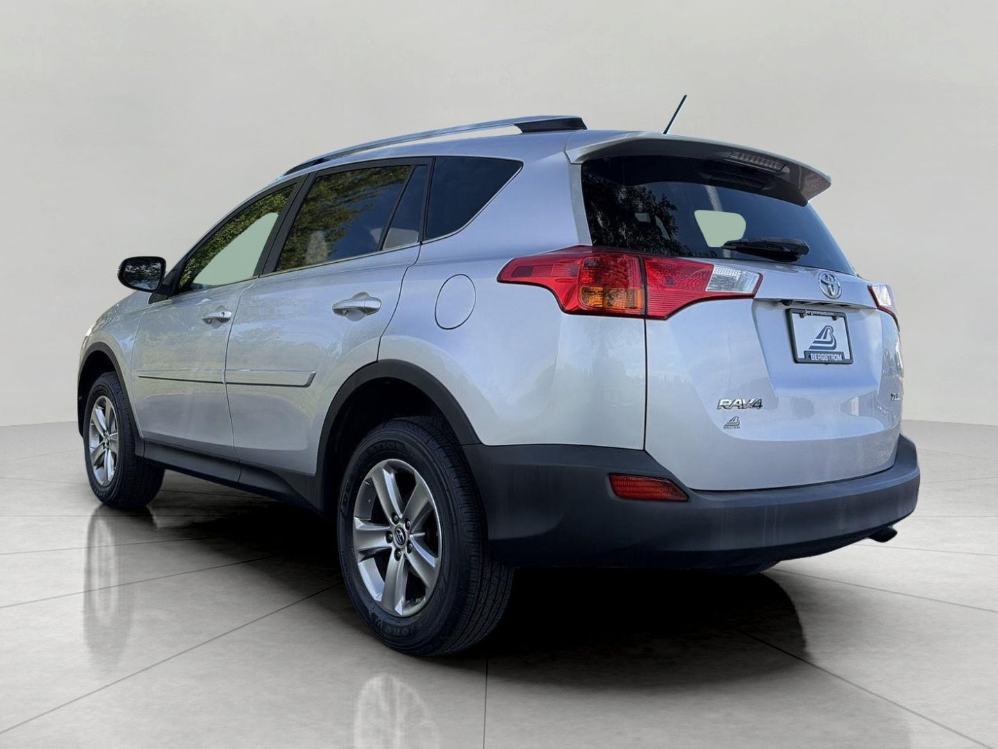 2015 Toyota RAV4 FWD 4dr XLE