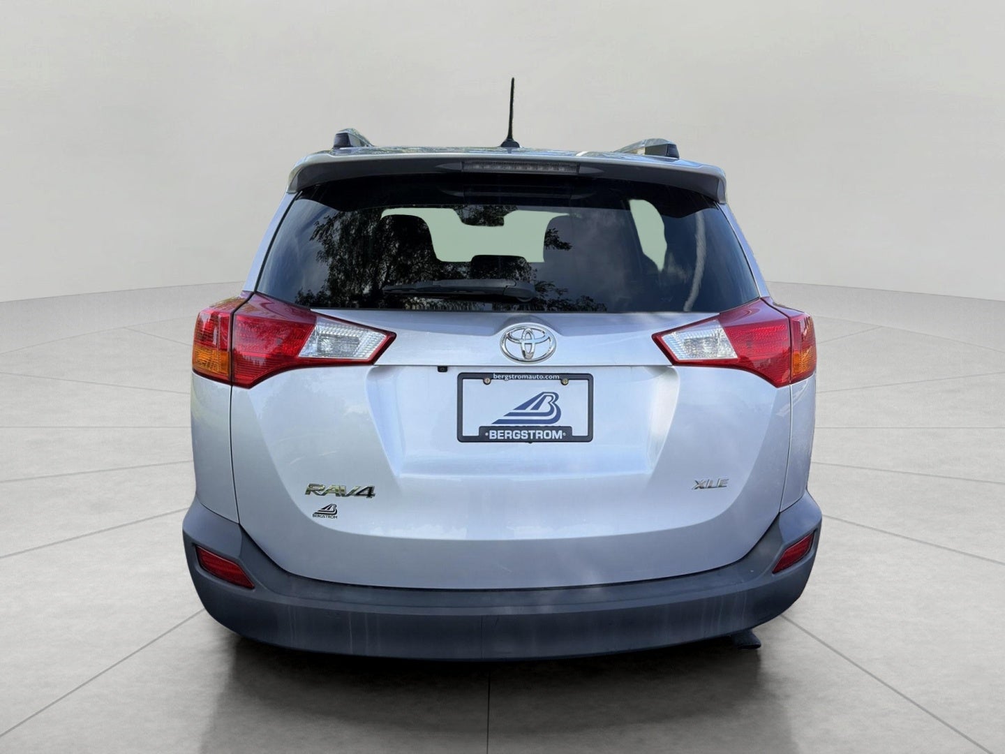 2015 Toyota RAV4 FWD 4dr XLE