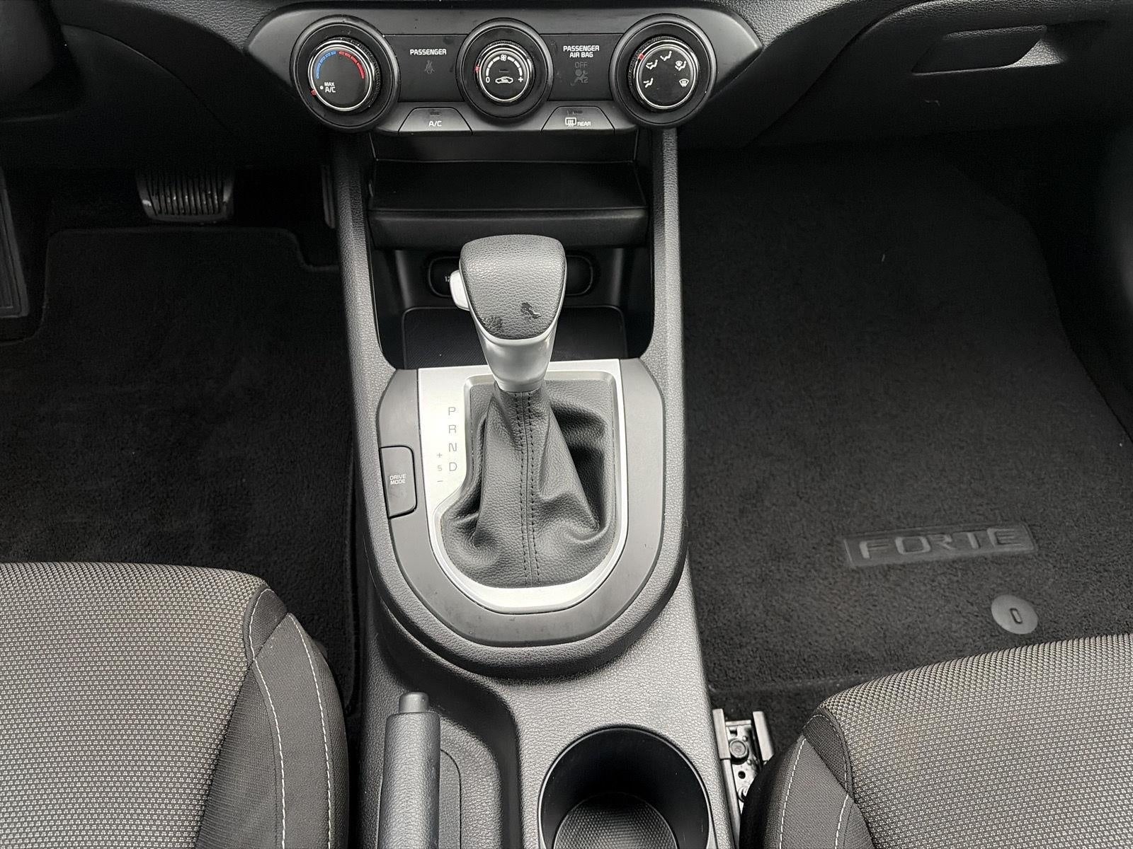 2024 Kia Forte LXS IVT