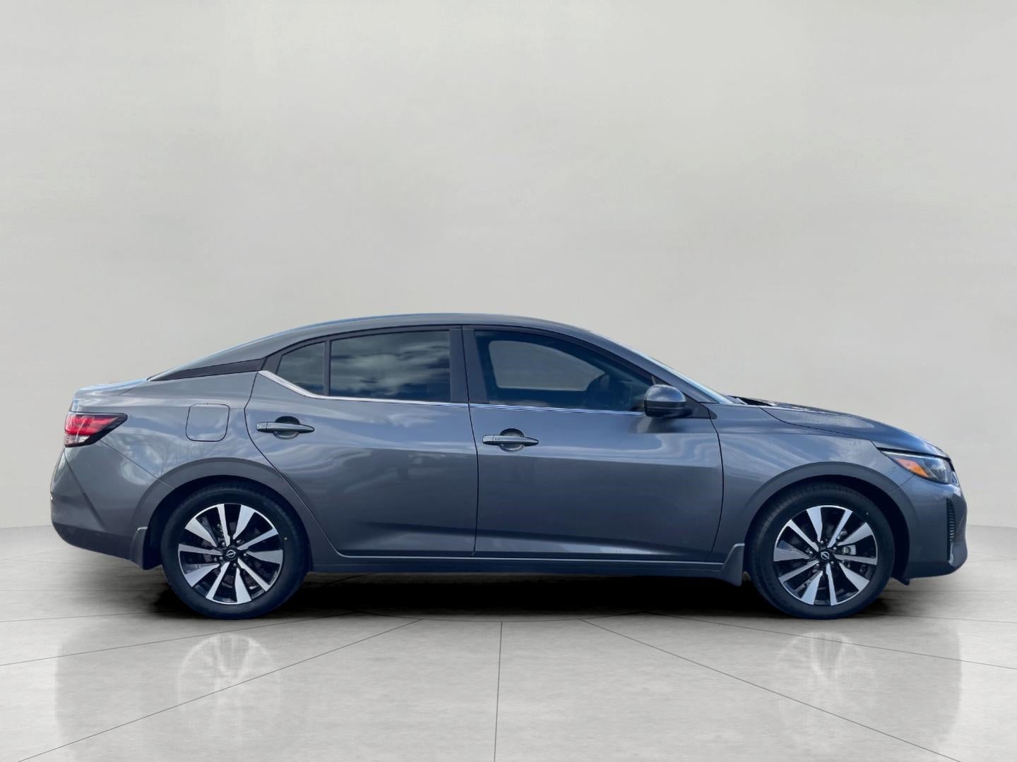 2025 Nissan Sentra SV CVT