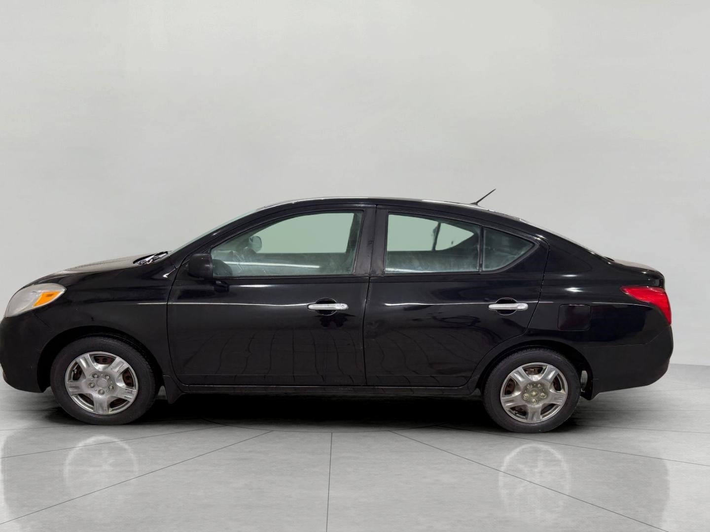 2012 Nissan VERSA SEDAN