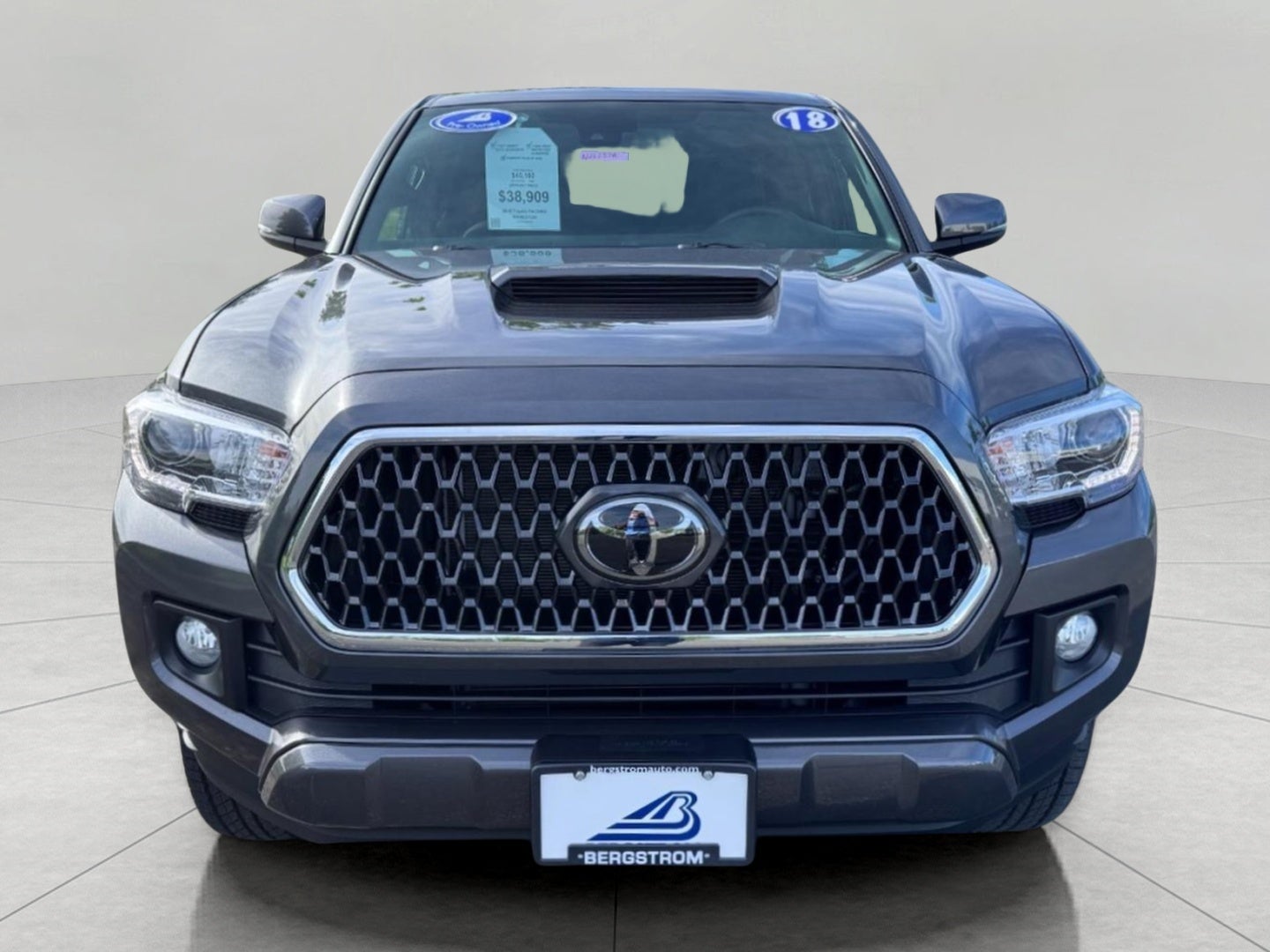 2018 Toyota TACOMA TRD SPORT