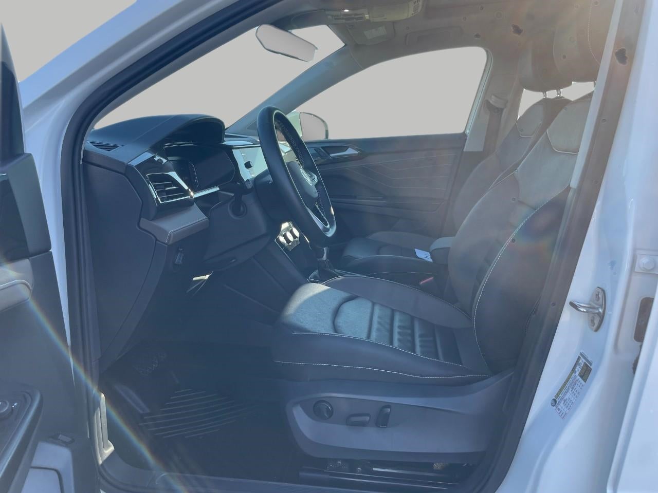 2024 Volkswagen Taos SEL 4MOTION