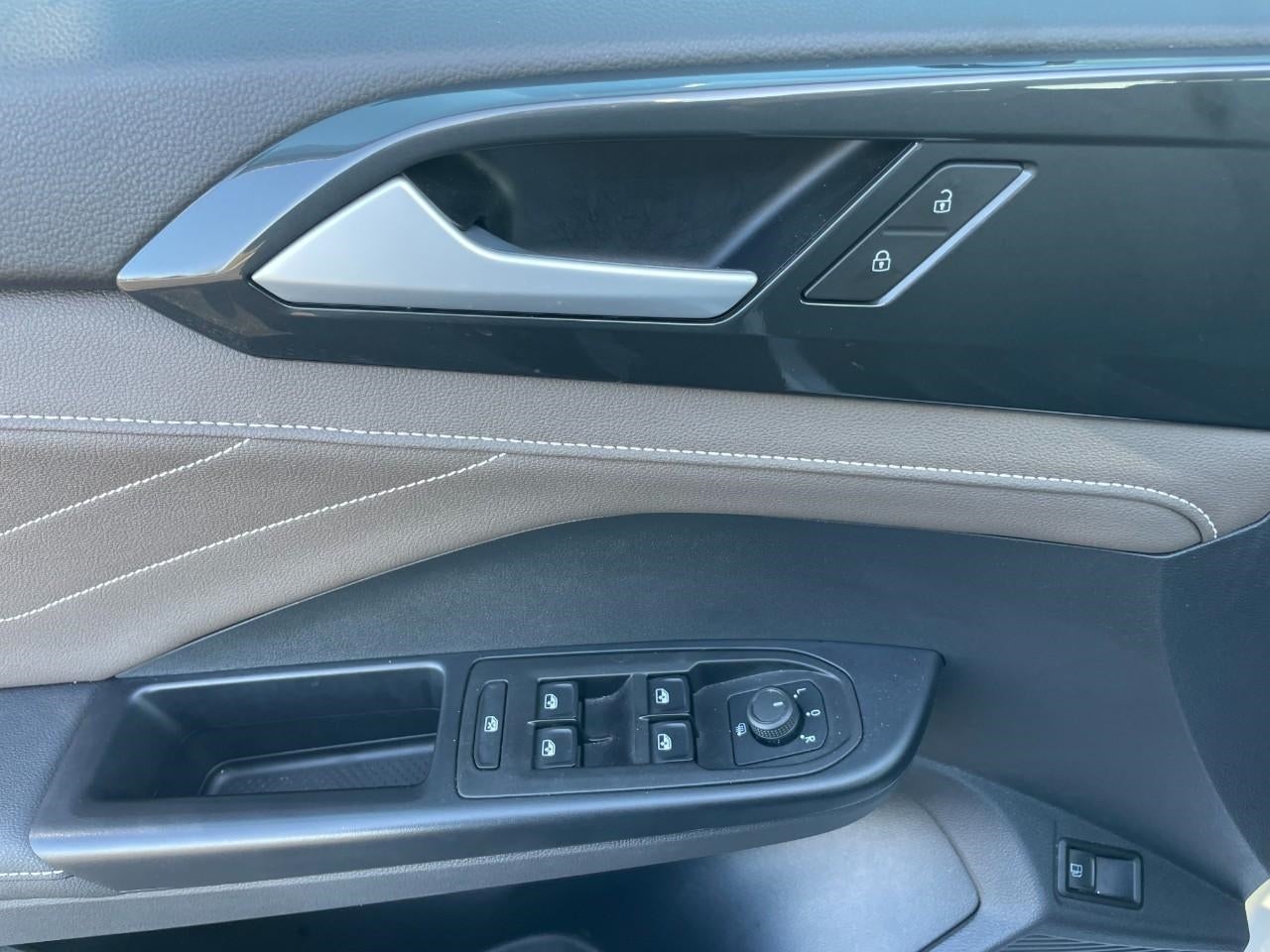 2024 Volkswagen Taos SEL 4MOTION