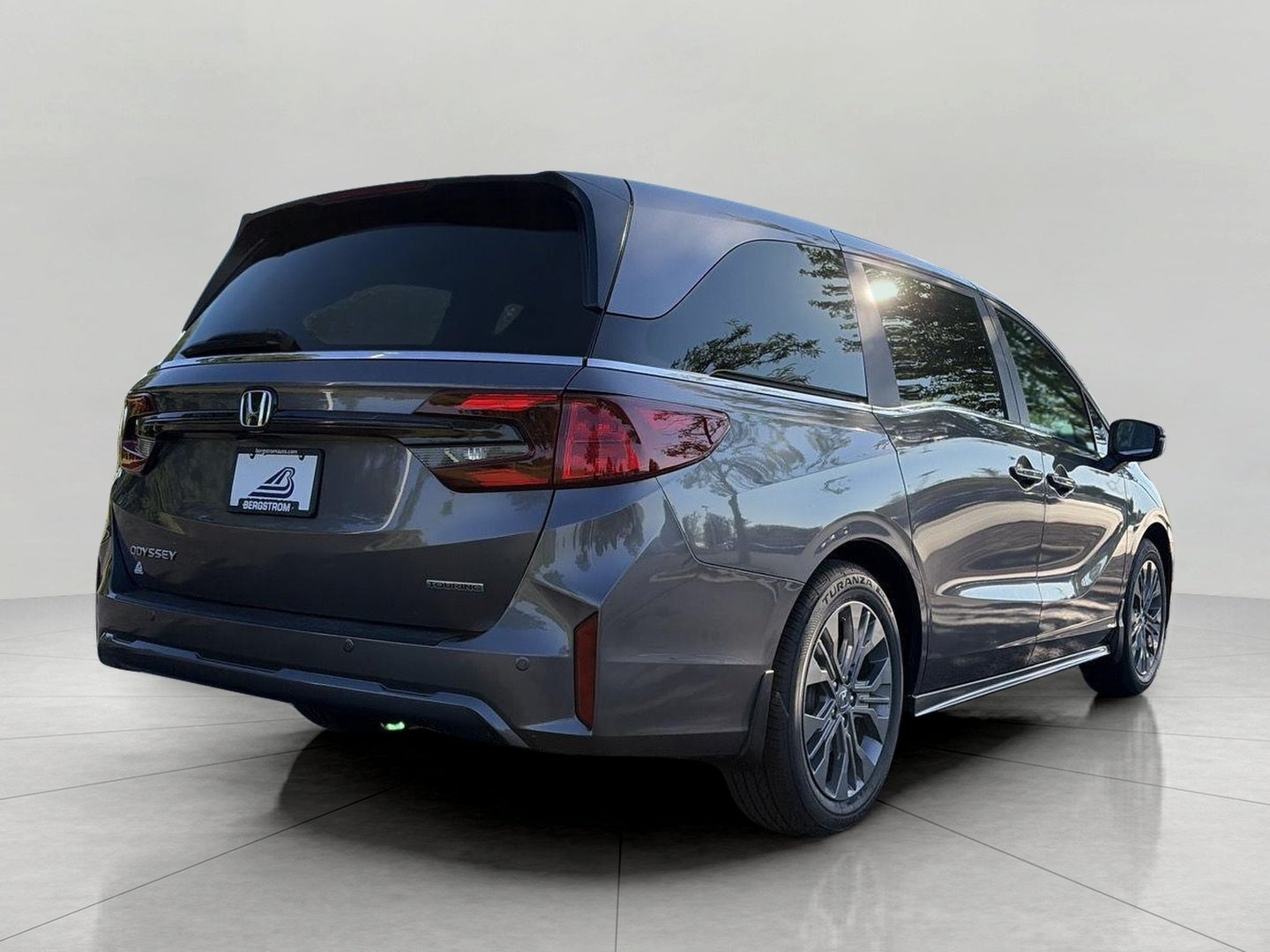 2026 Honda Odyssey Touring Auto
