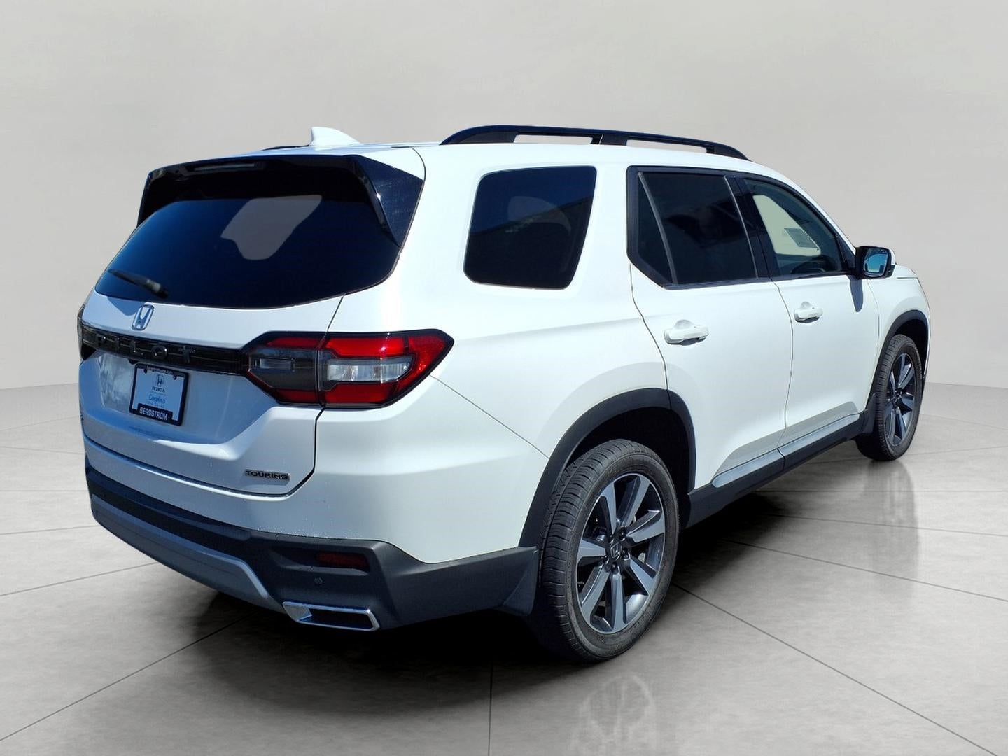 2023 Honda Pilot Touring AWD