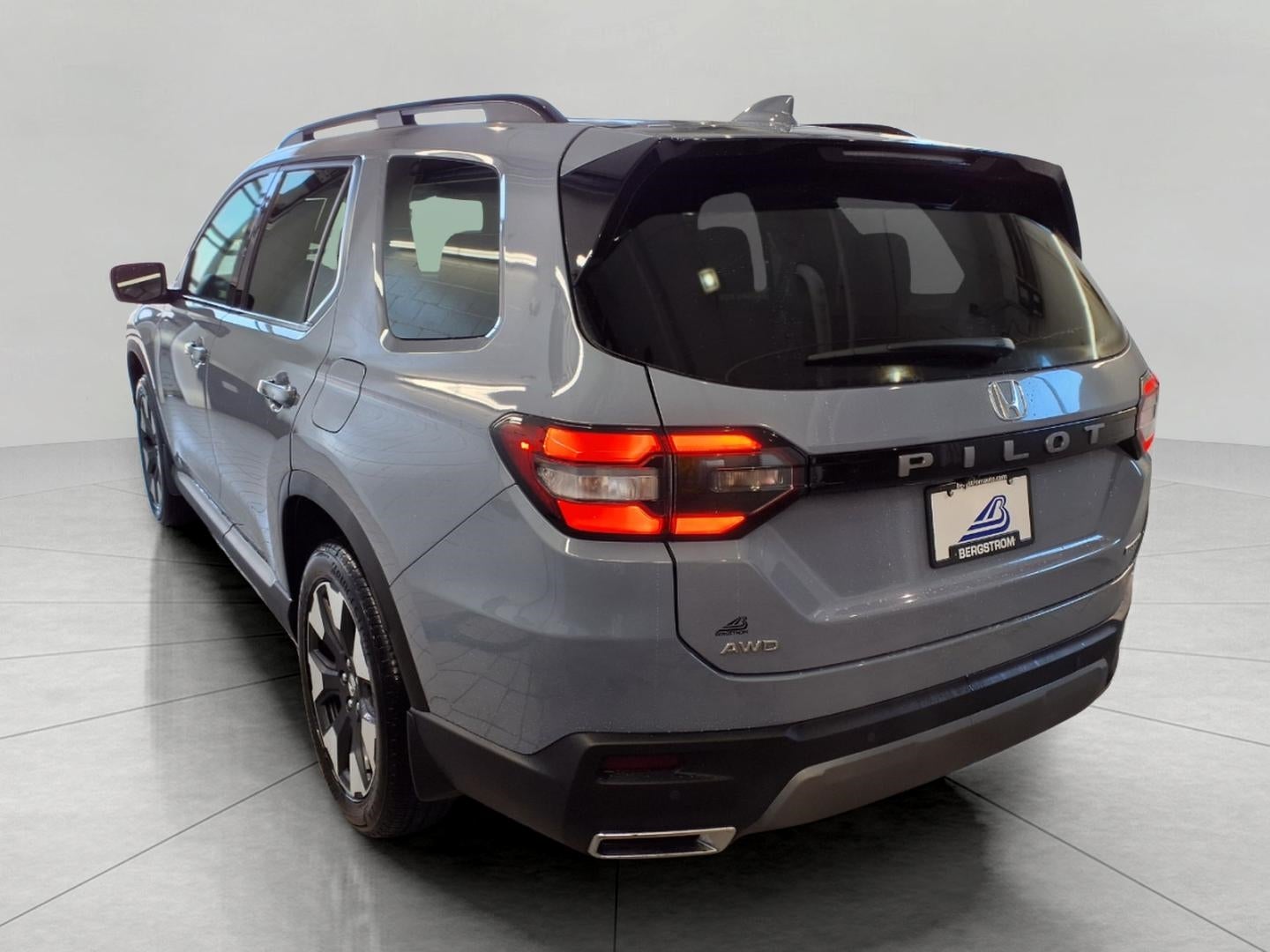 2026 Honda Pilot Touring AWD