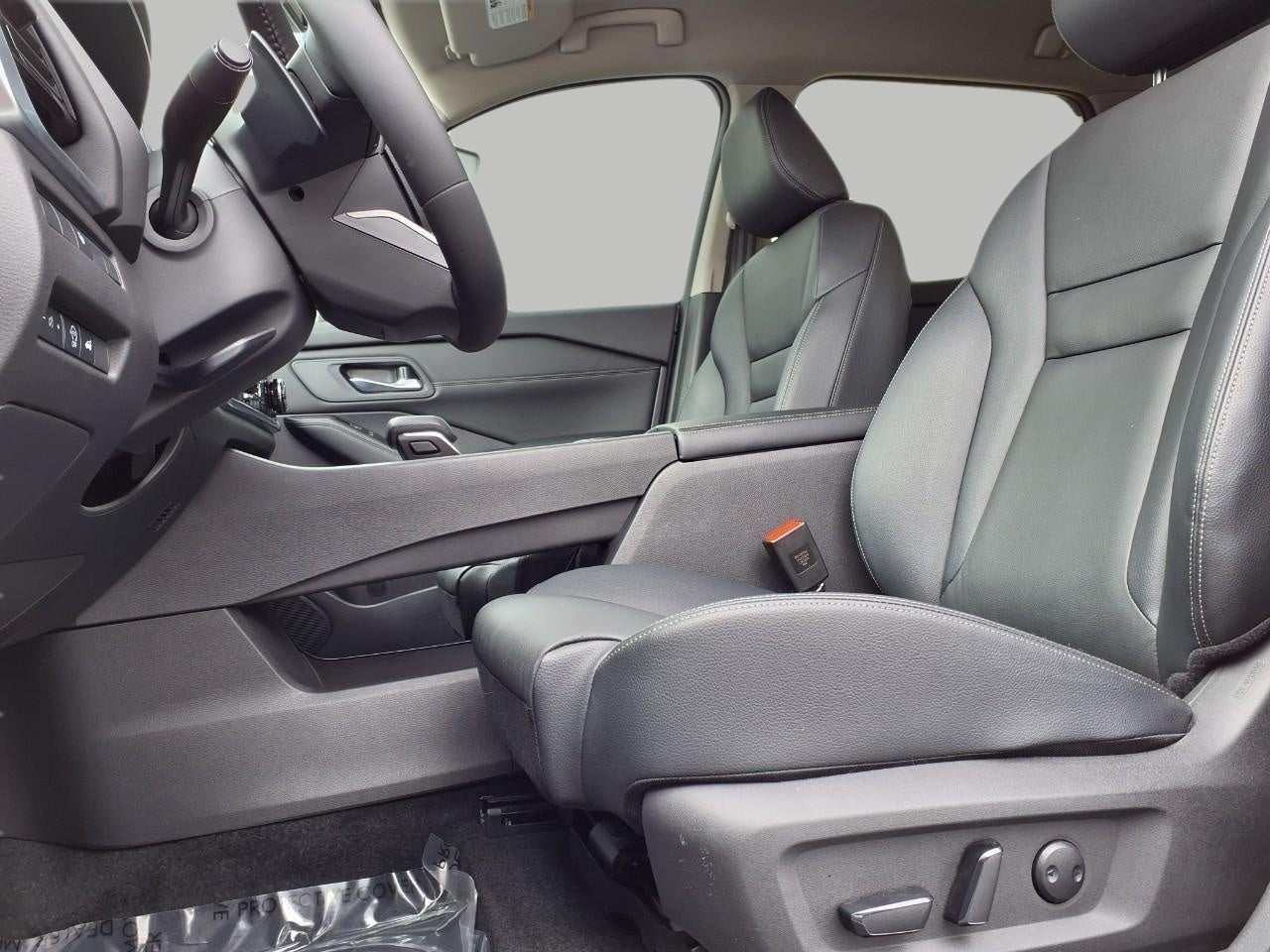 2025 Nissan Rogue AWD SL
