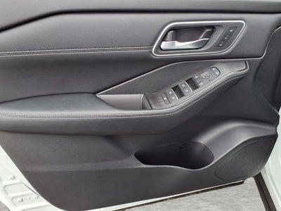 2025 Nissan Rogue AWD Platinum