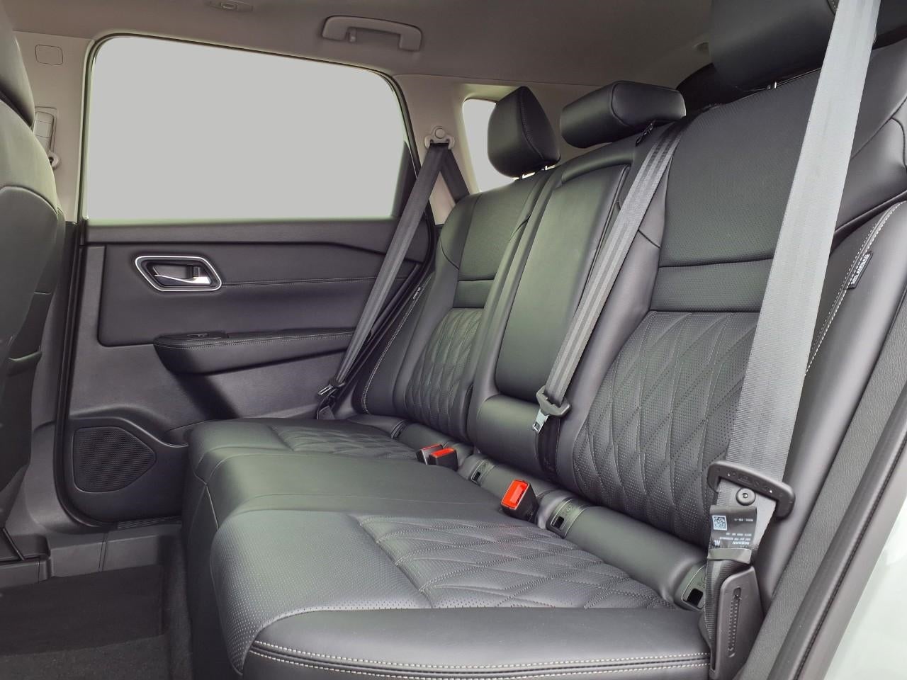 2025 Nissan Rogue AWD Platinum