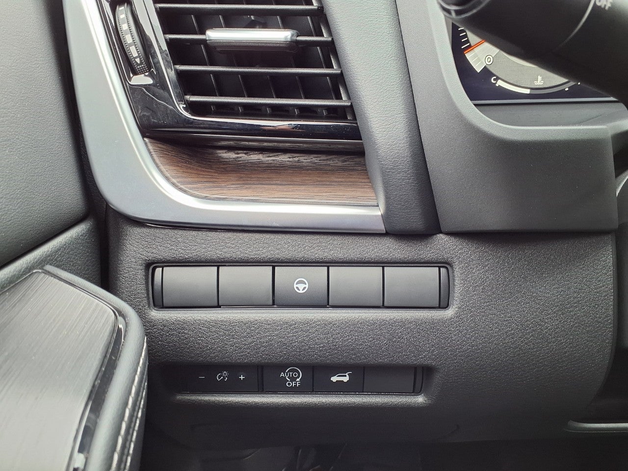 2025 Nissan Rogue AWD Platinum